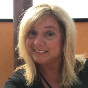 Meet your Posher, Debbie